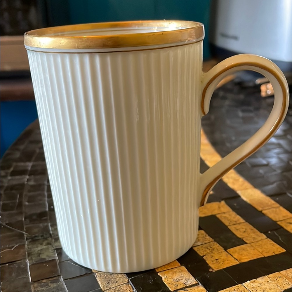 Elegant Gold-Trimmed White Mug